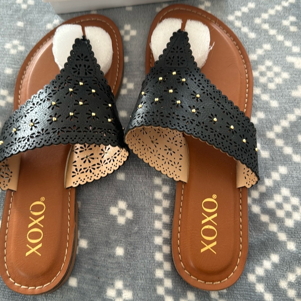 Women’s XOXO sandals
